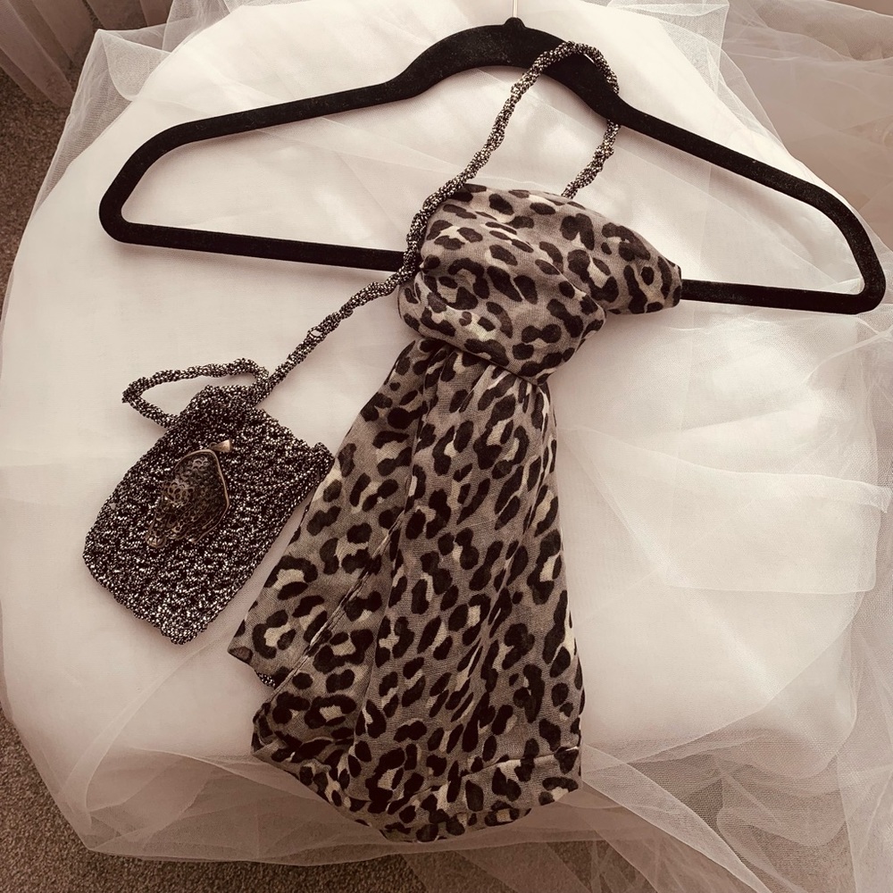 Cheetah Neck Scarf with Purse